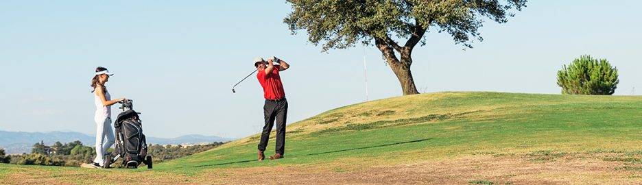 Man golfing